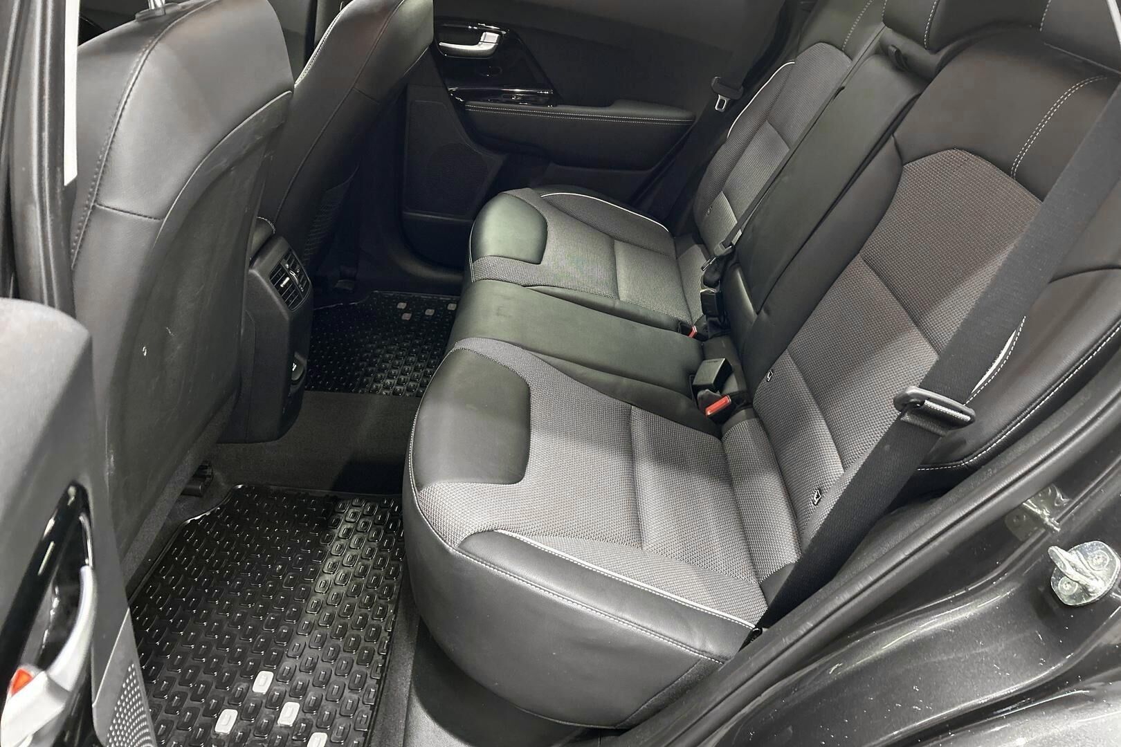 Kia Niro iso kuva 10