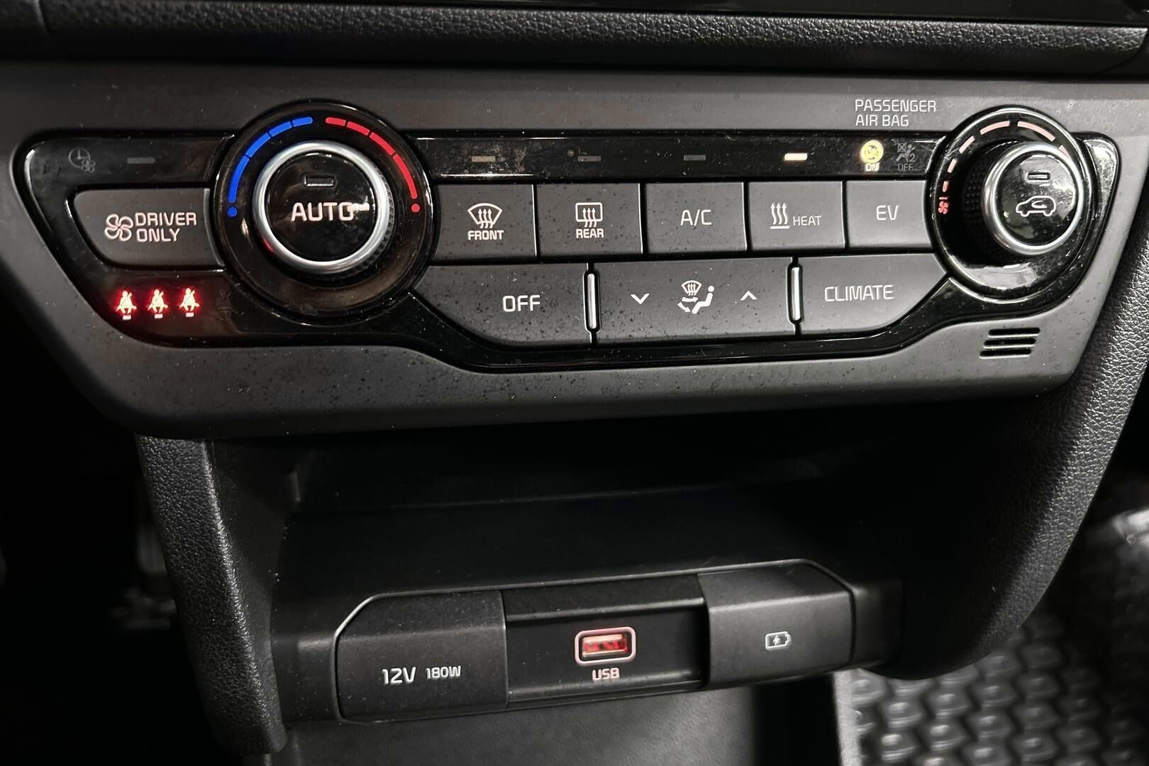 Kia Niro iso kuva 16