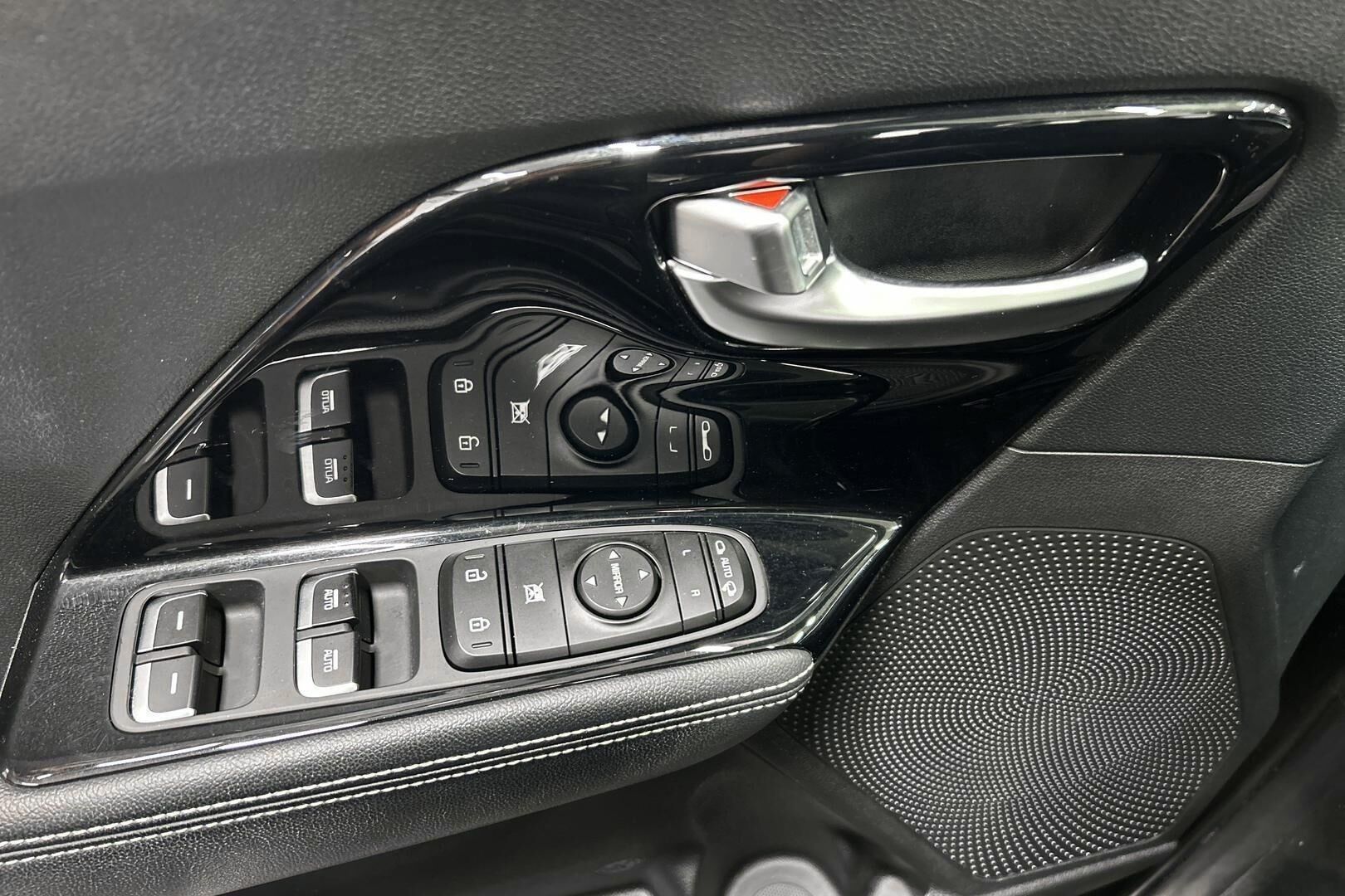 Kia Niro iso kuva 19