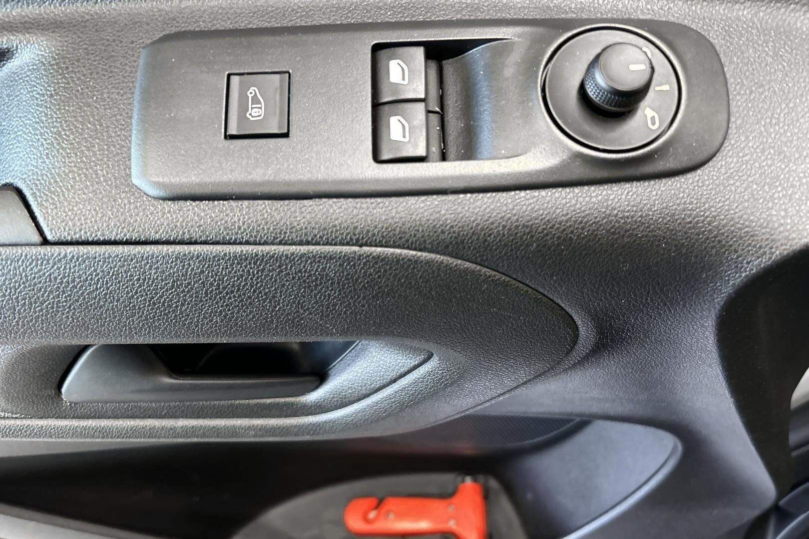 Peugeot e-Partner iso kuva 23