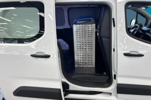 Peugeot e-Partner esikatselu 26