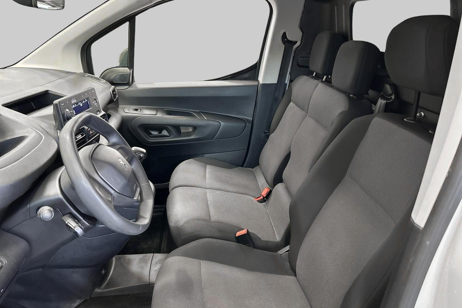Peugeot Partner iso kuva 10