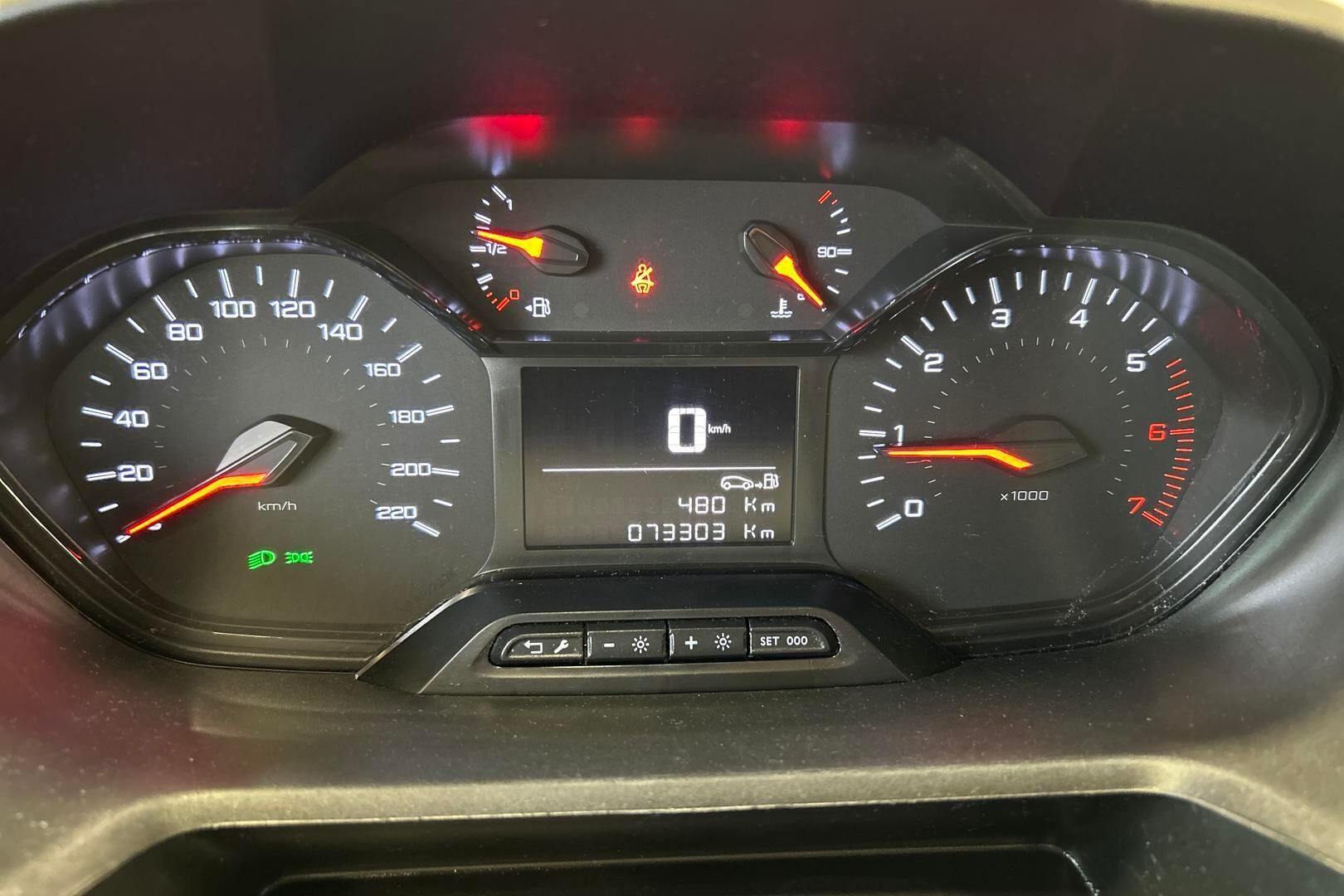 Peugeot Partner iso kuva 14