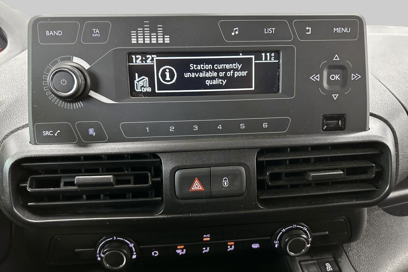 Peugeot Partner iso kuva 15