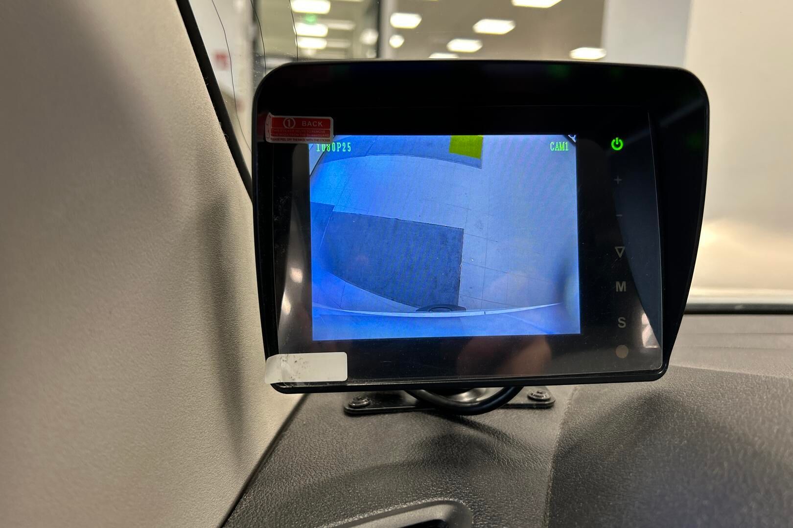 Peugeot Partner iso kuva 17