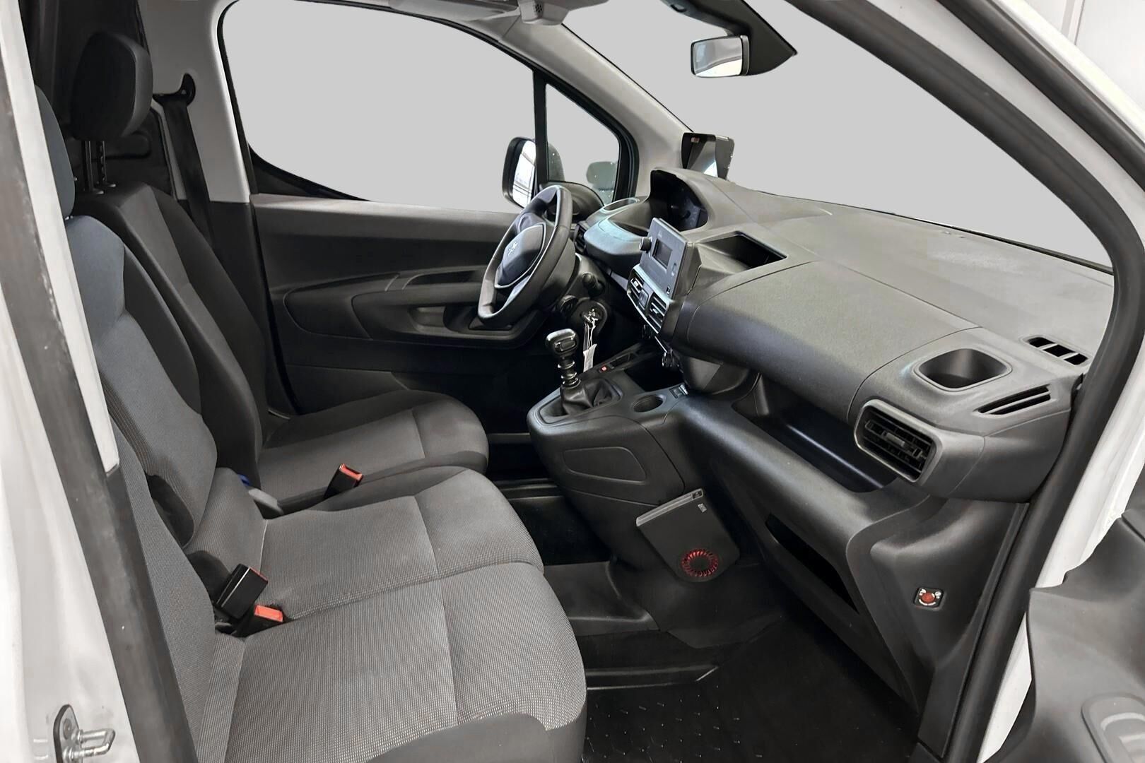 Peugeot Partner iso kuva 26