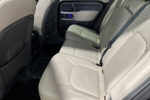 Land Rover Defender esikatselu 10