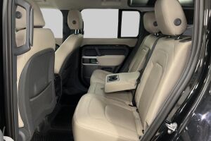 Land Rover Defender esikatselu 8