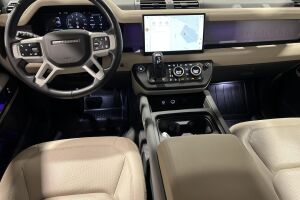 Land Rover Defender esikatselu 11