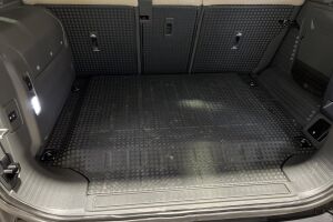 Land Rover Defender esikatselu 12