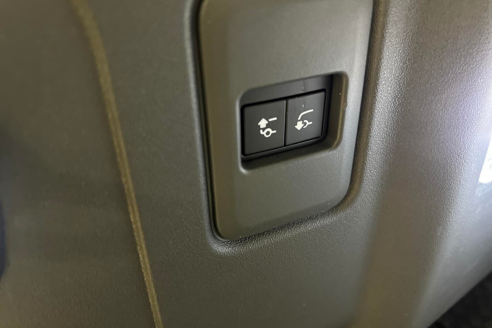 Land Rover Defender iso kuva 11