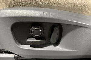 Land Rover Defender esikatselu 15