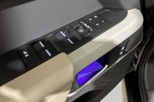 Land Rover Defender esikatselu 16