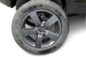 Land Rover Defender esikatselu 20