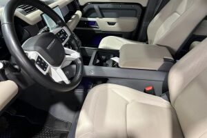 Land Rover Defender esikatselu 9