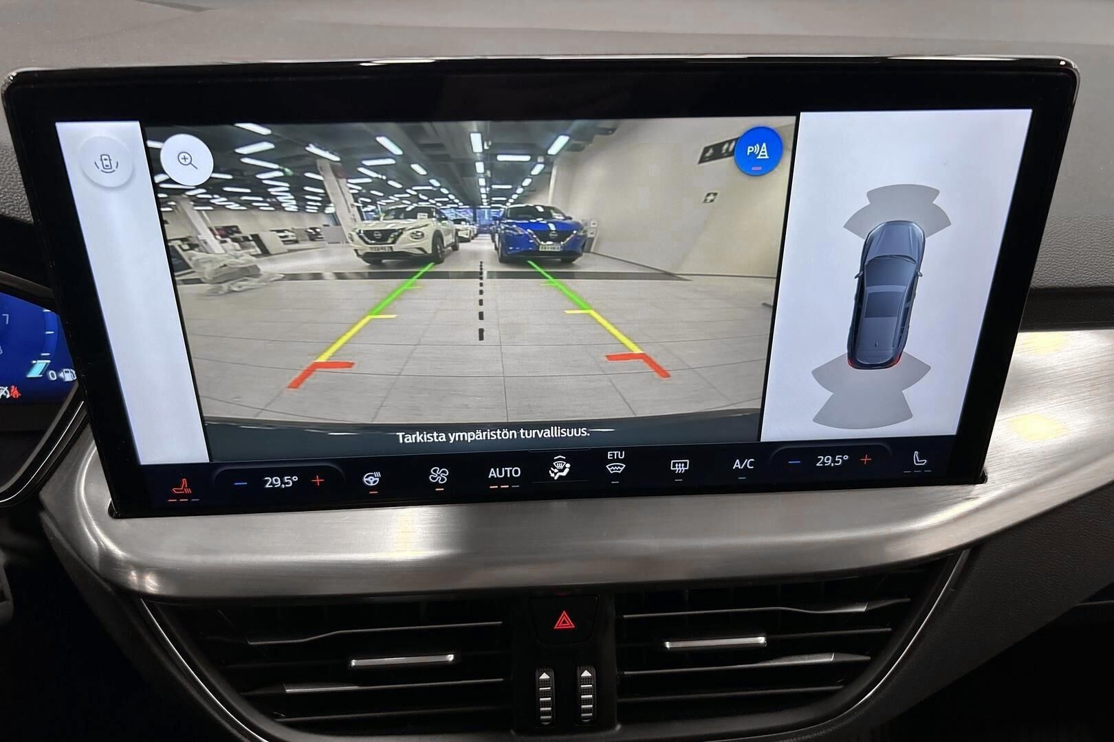 Ford Focus iso kuva 16