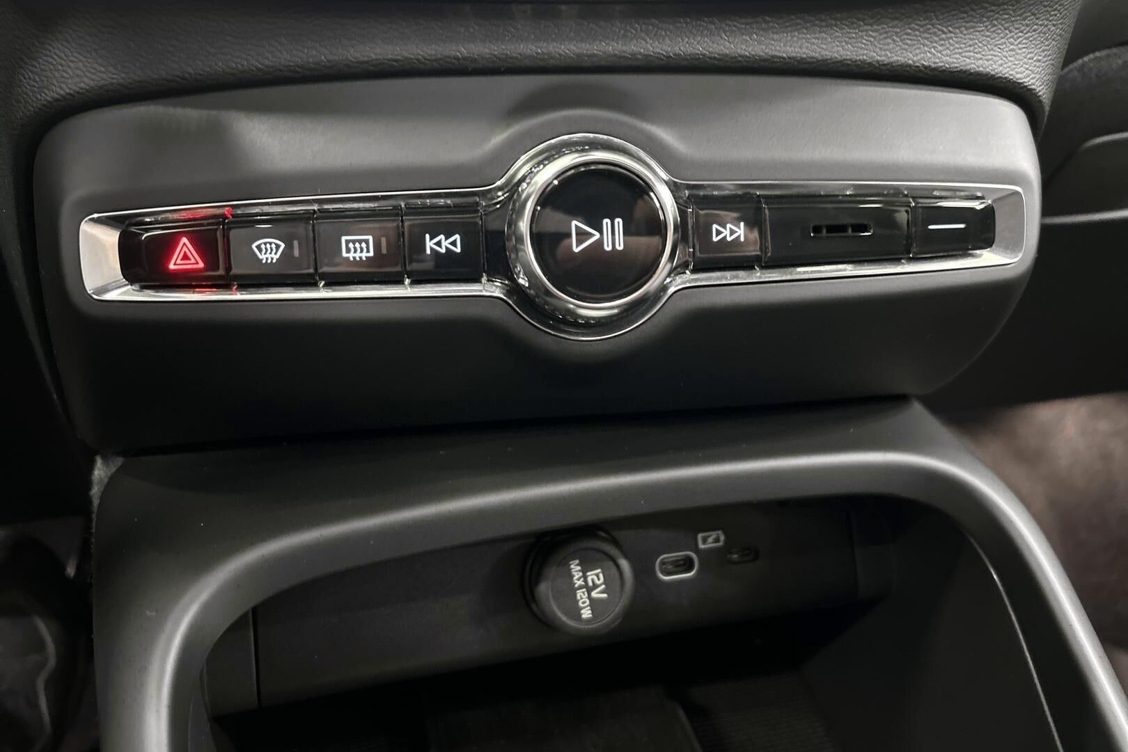 Volvo C40 iso kuva 17