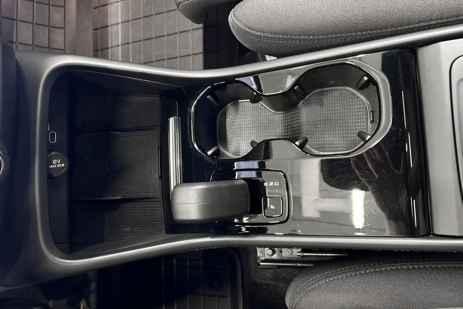 Volvo C40 iso kuva 18