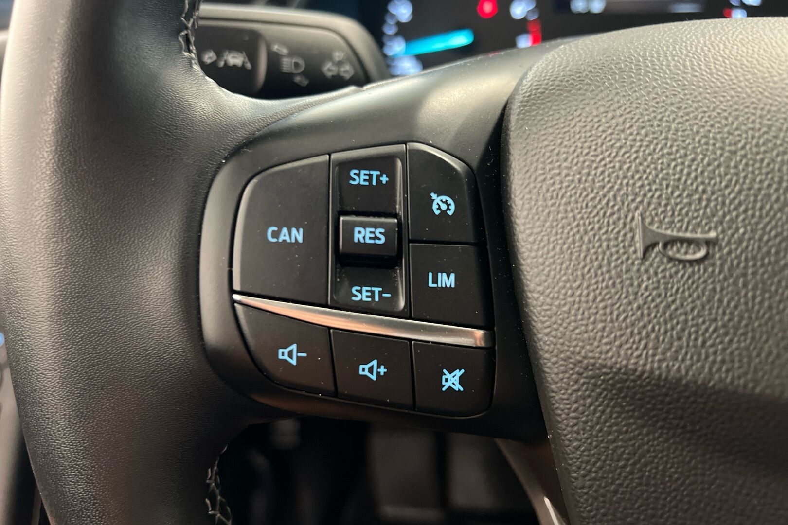 Ford Fiesta iso kuva 14