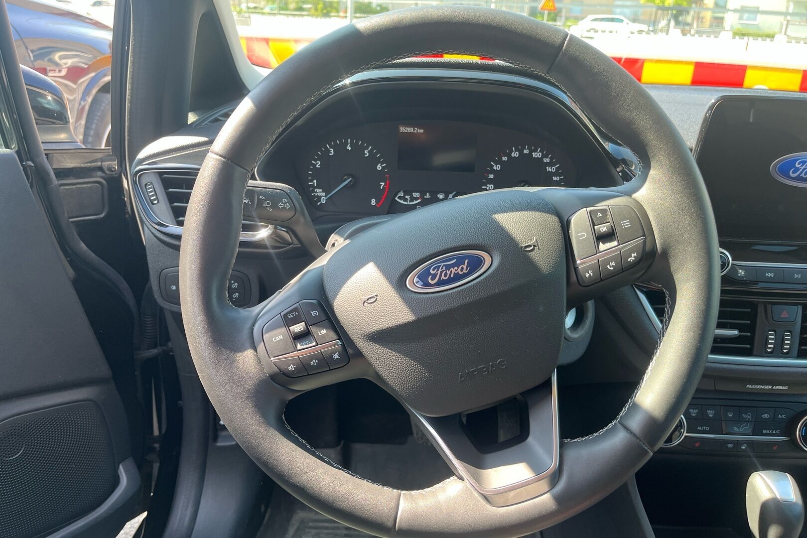 Ford Fiesta iso kuva 1