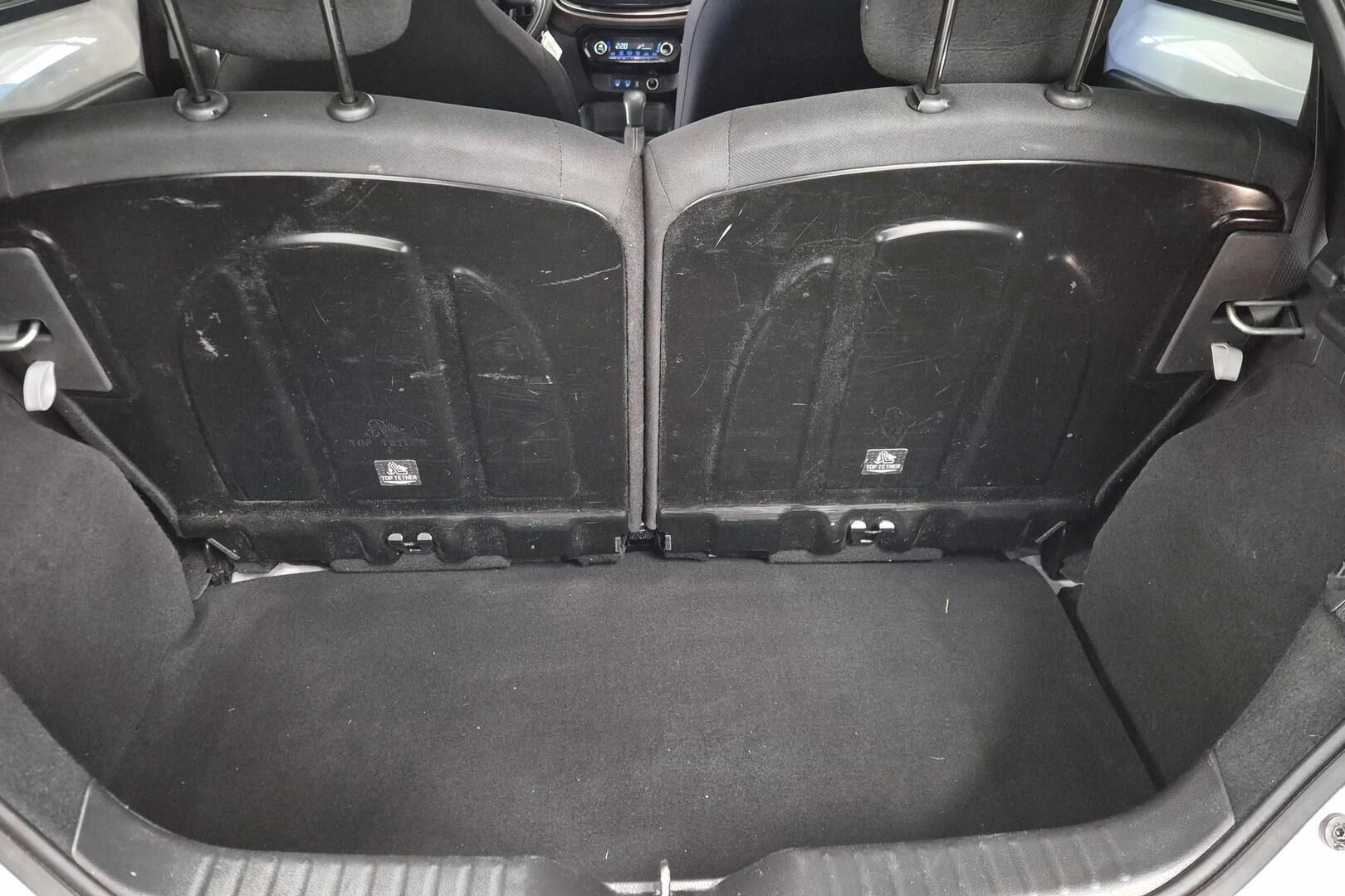 Toyota Aygo X iso kuva 12