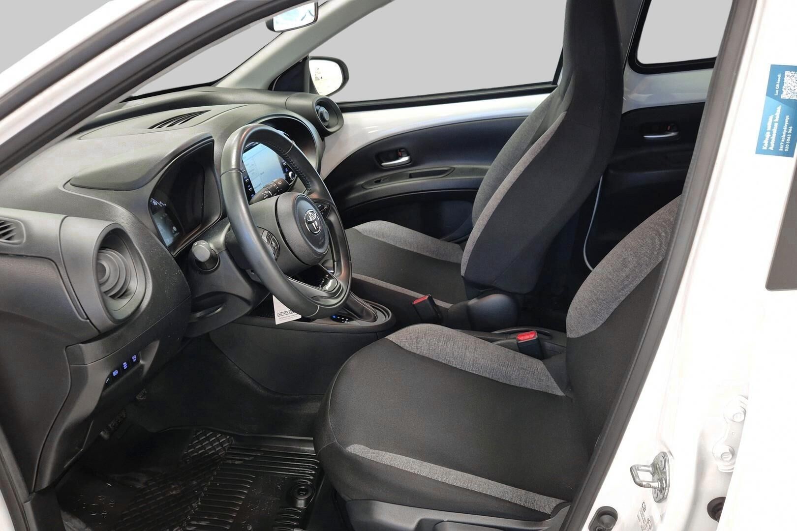 Toyota Aygo X iso kuva 9