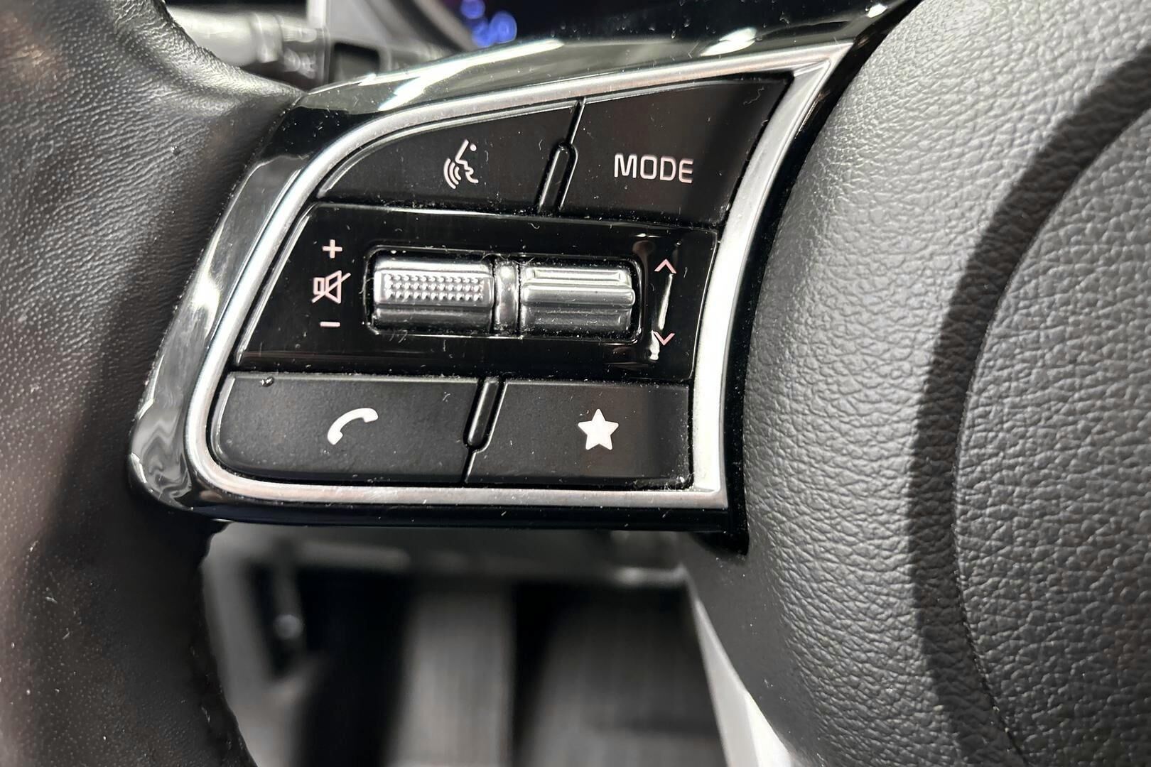 Kia Ceed iso kuva 22