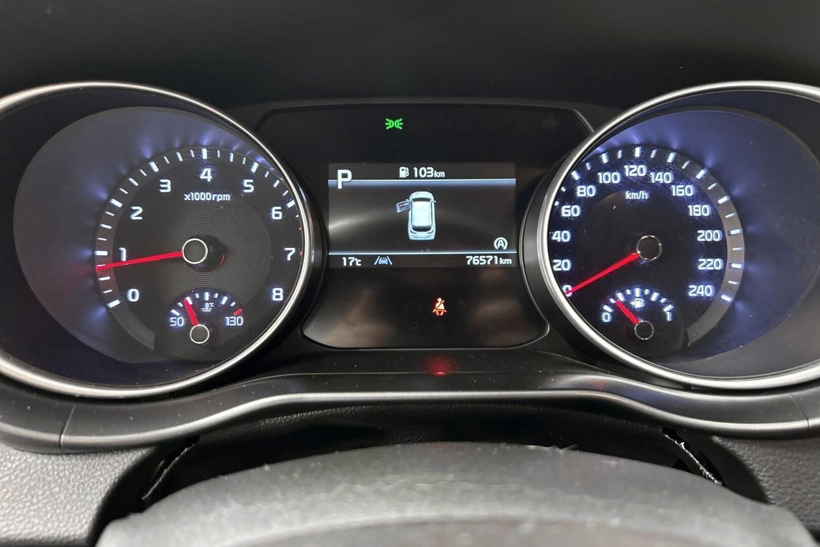 Kia Ceed iso kuva 11