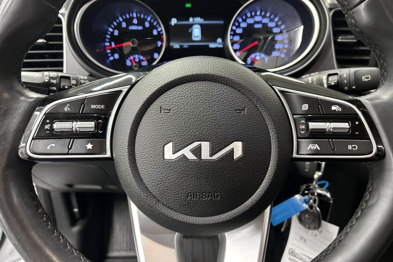 Kia Ceed iso kuva 23