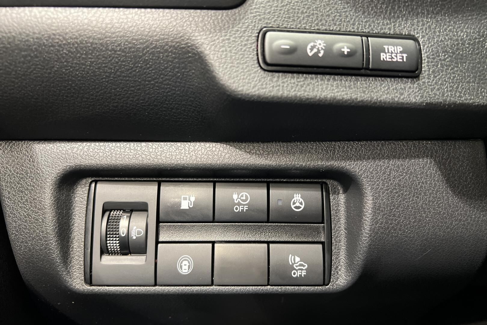 Nissan Leaf iso kuva 22