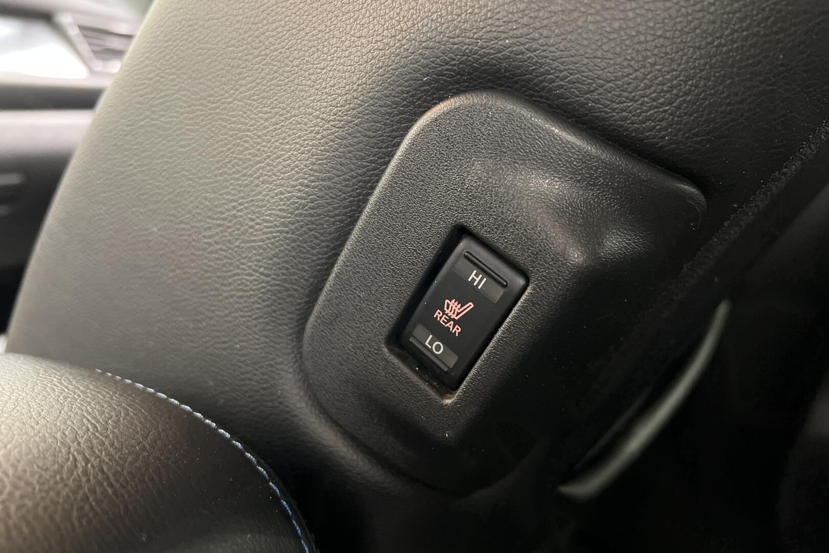 Nissan Leaf iso kuva 24