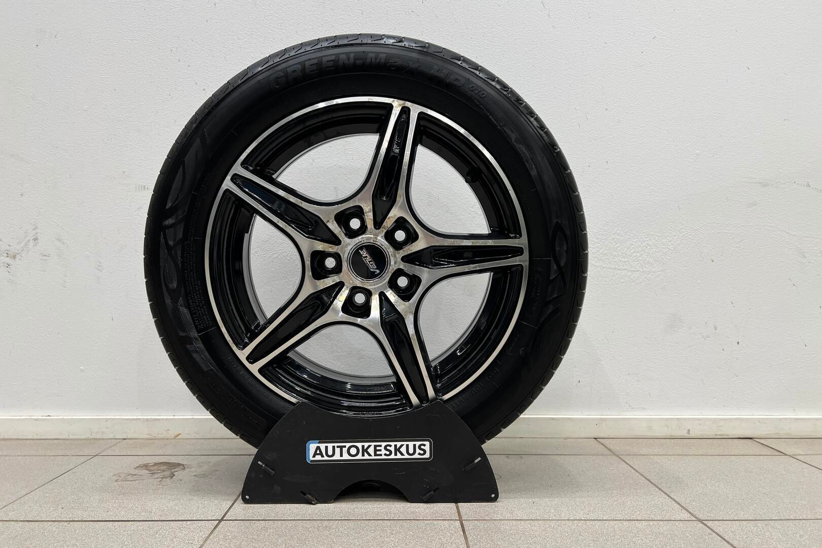 Nissan Leaf iso kuva 26