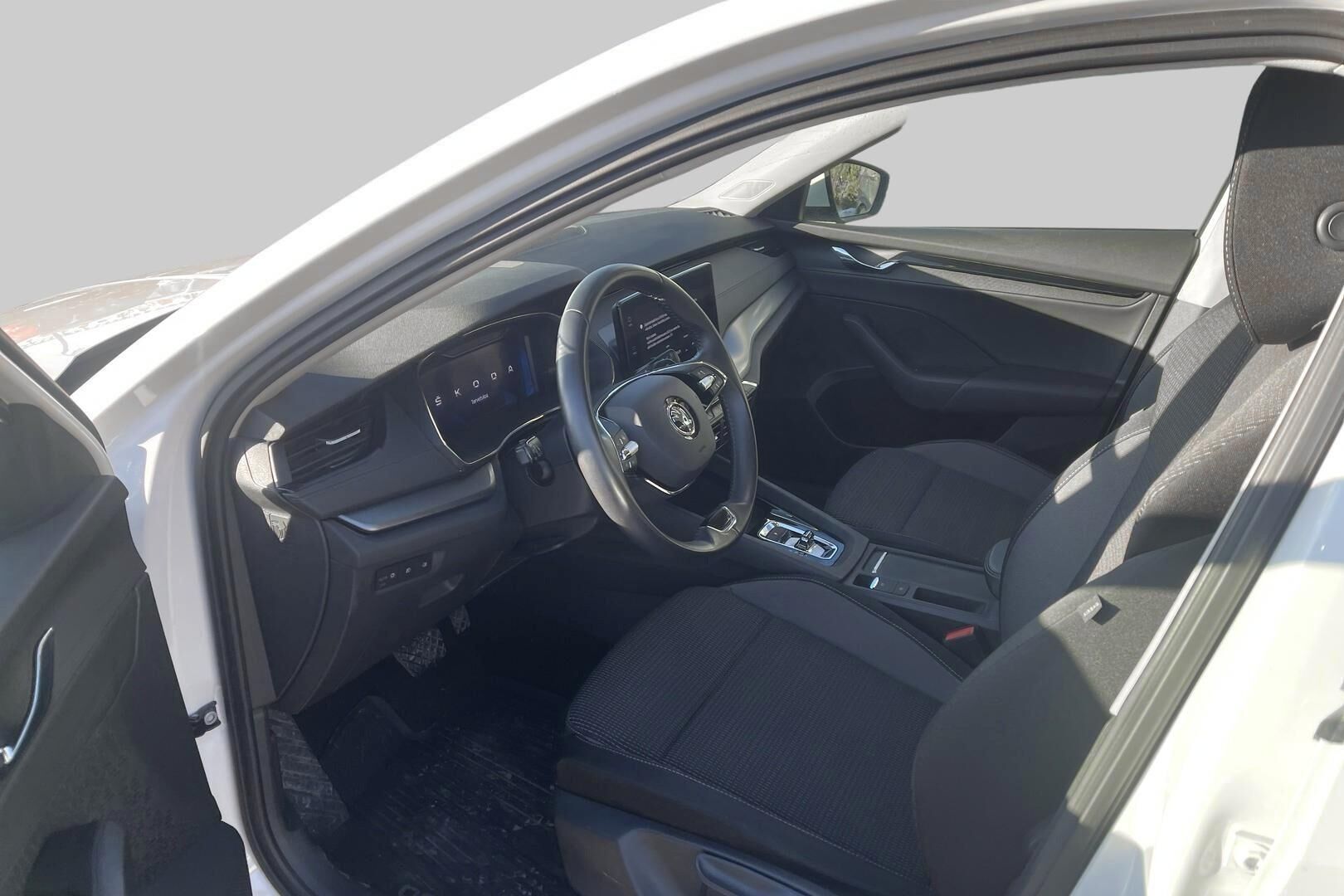 Skoda Octavia iso kuva 2