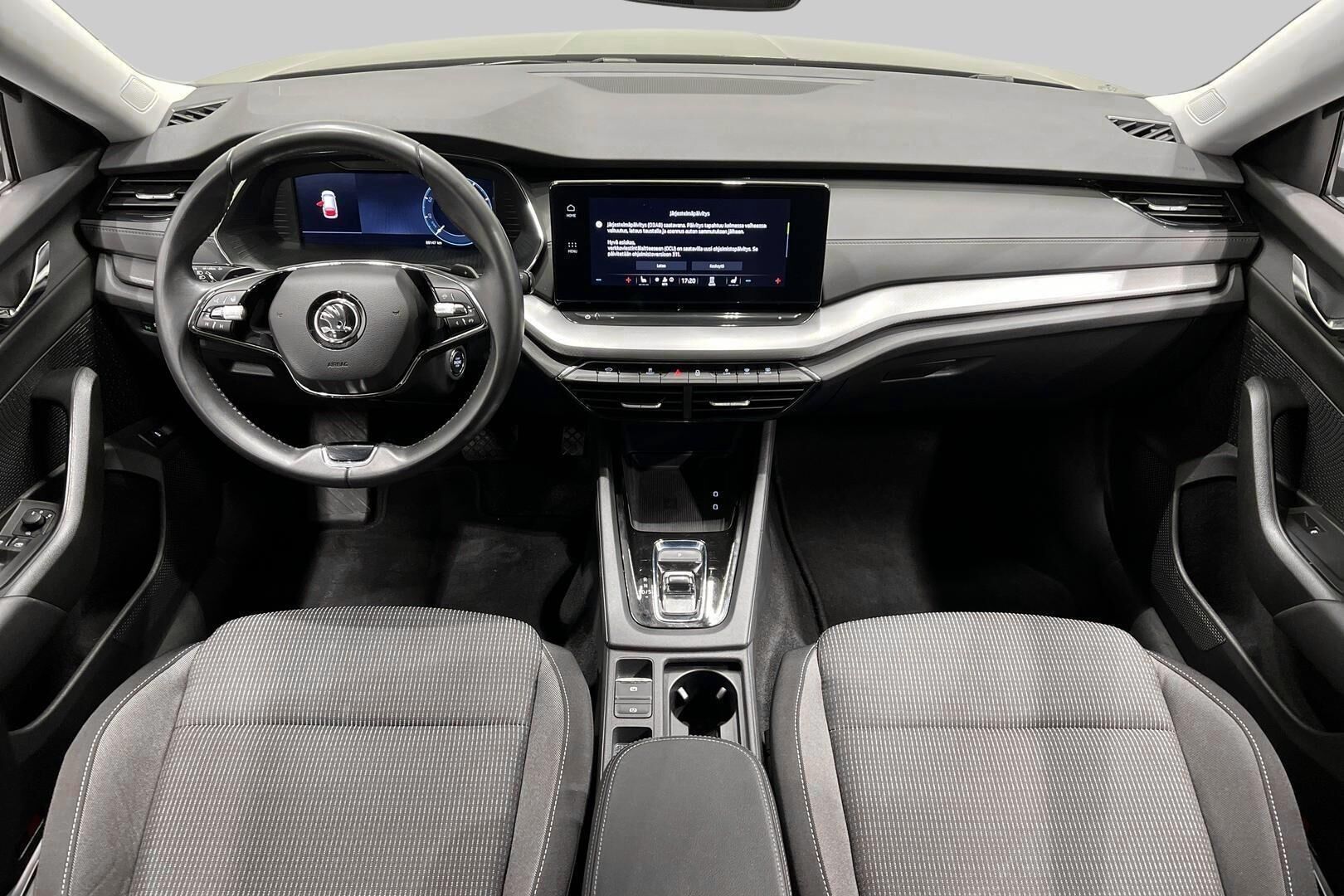 Skoda Octavia iso kuva 11