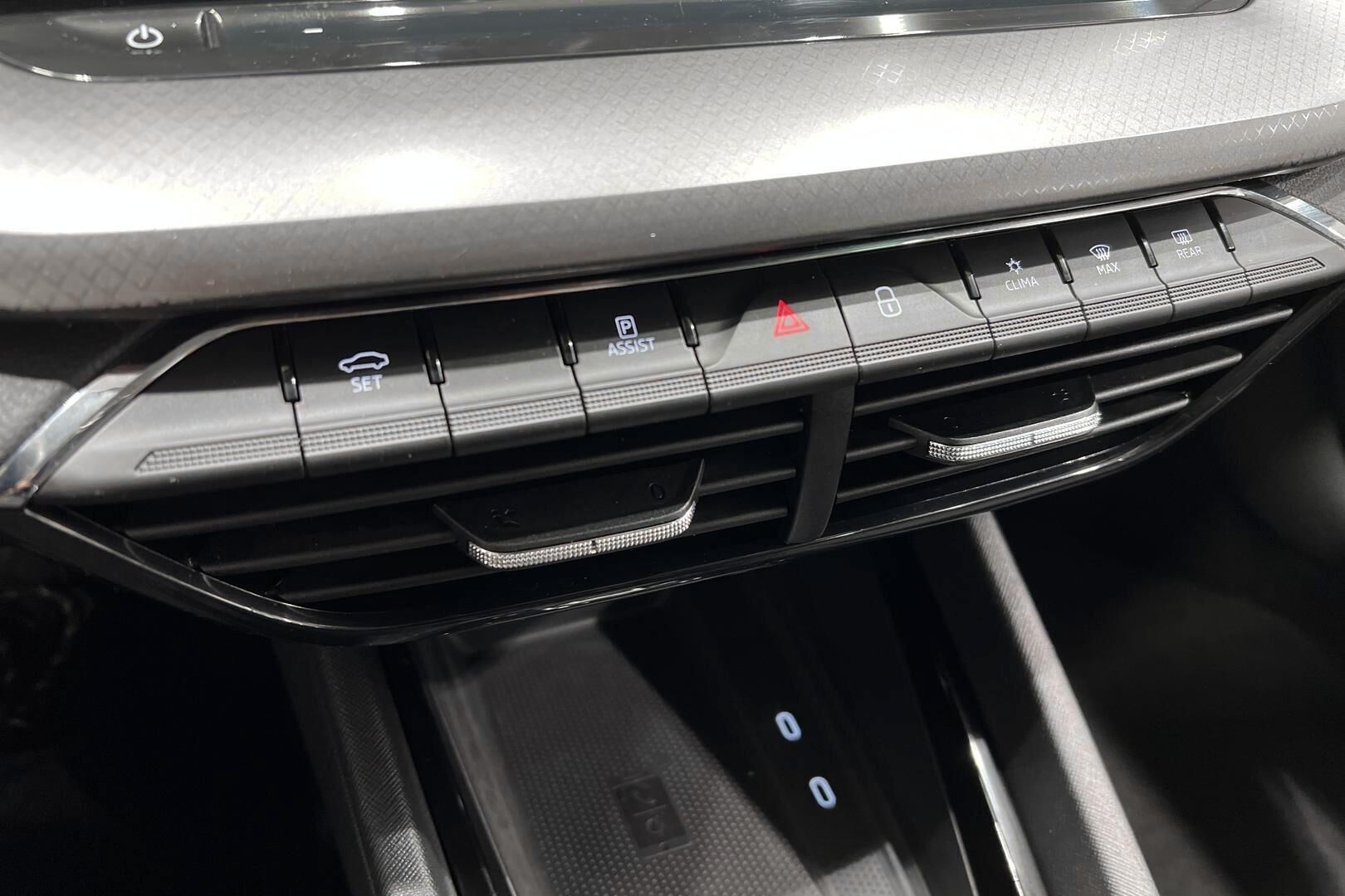 Skoda Octavia iso kuva 23