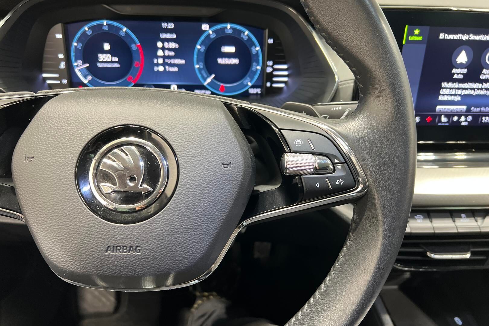 Skoda Octavia iso kuva 28