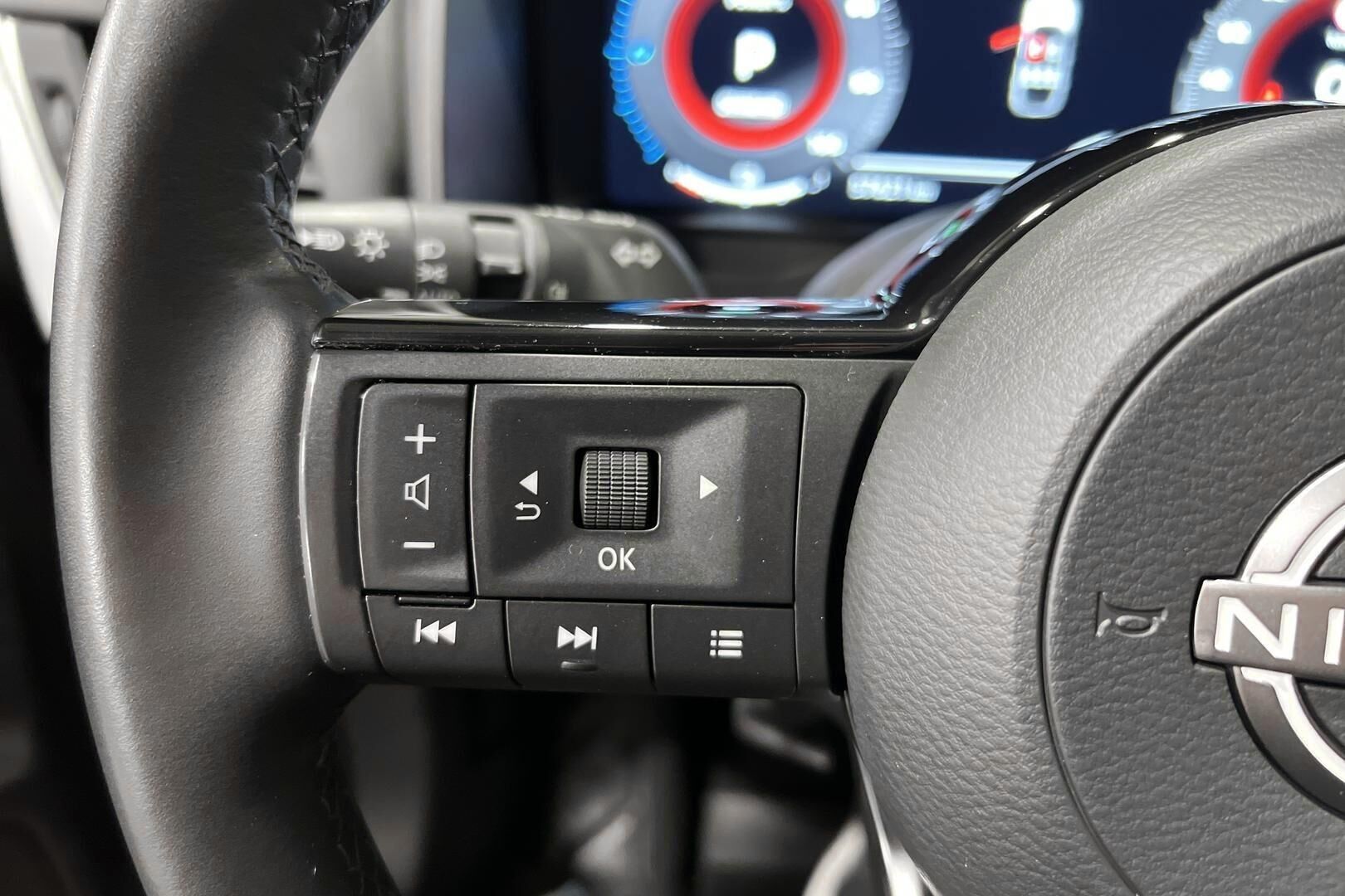 Nissan Qashqai iso kuva 14