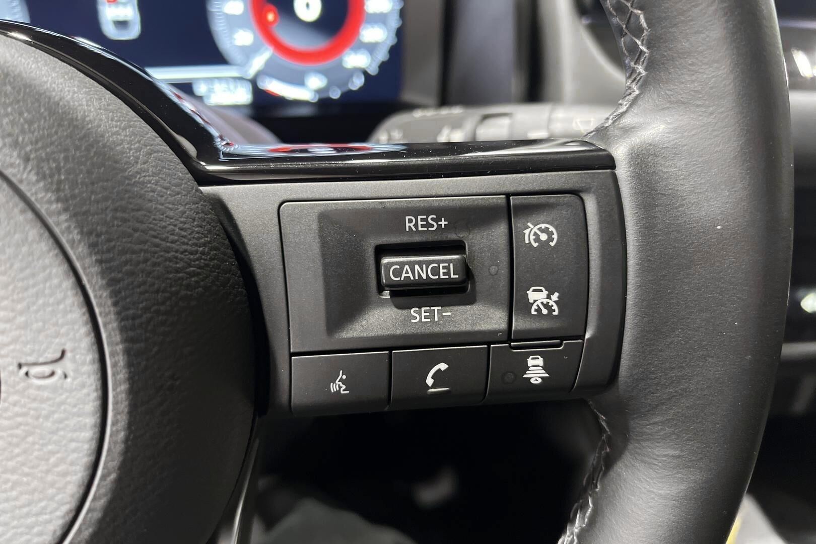 Nissan Qashqai iso kuva 15