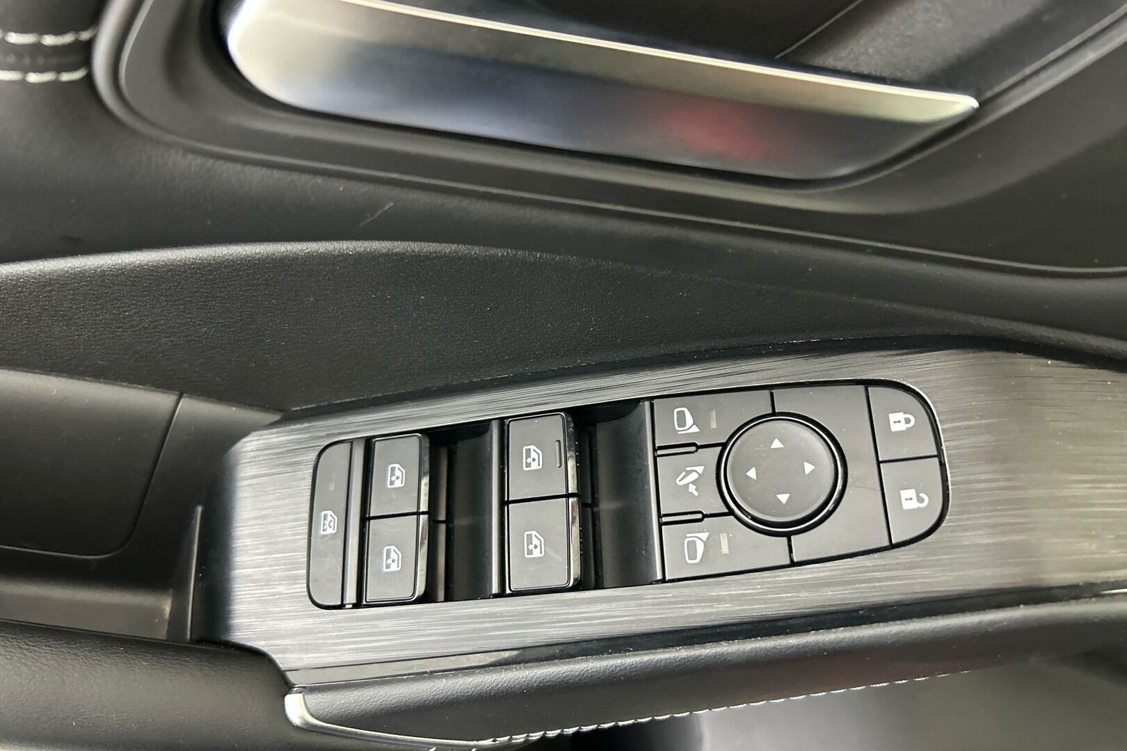 Nissan Qashqai iso kuva 23