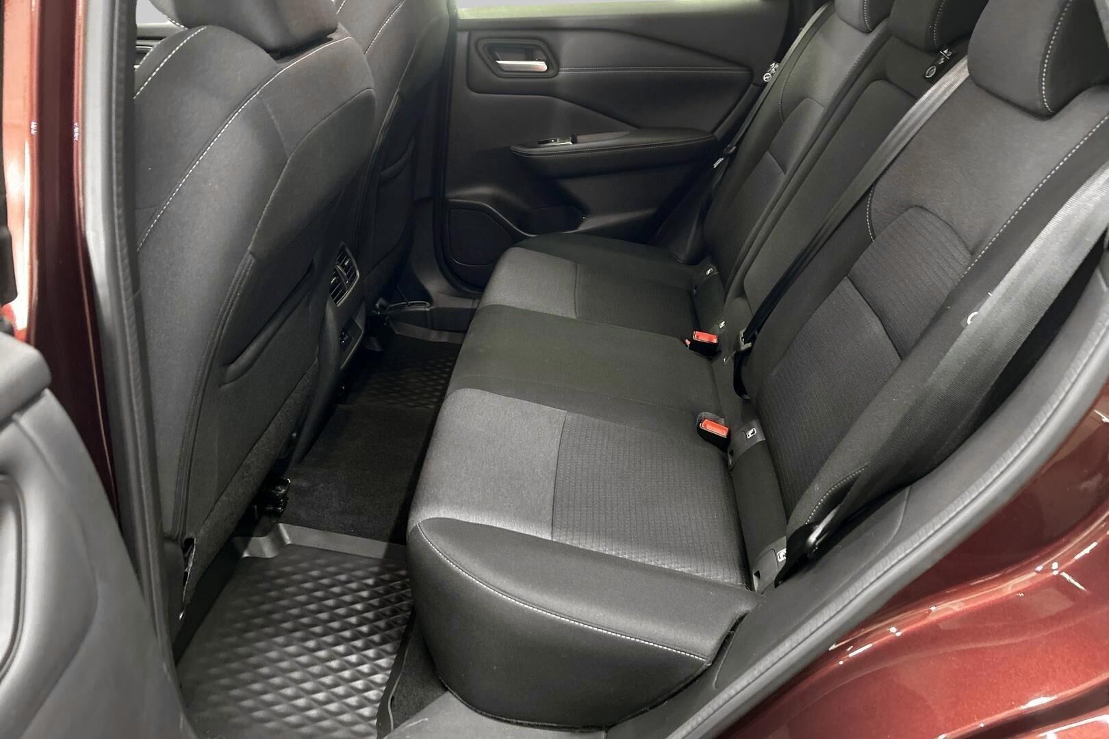 Nissan Qashqai iso kuva 10