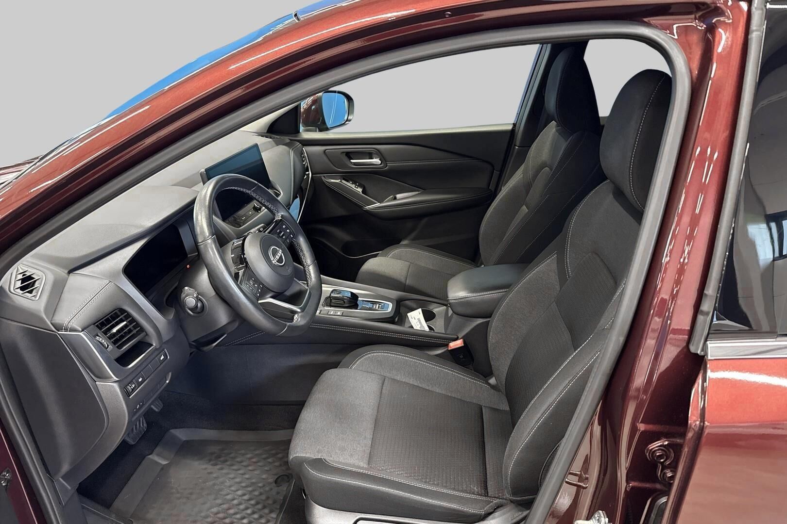 Nissan Qashqai iso kuva 9
