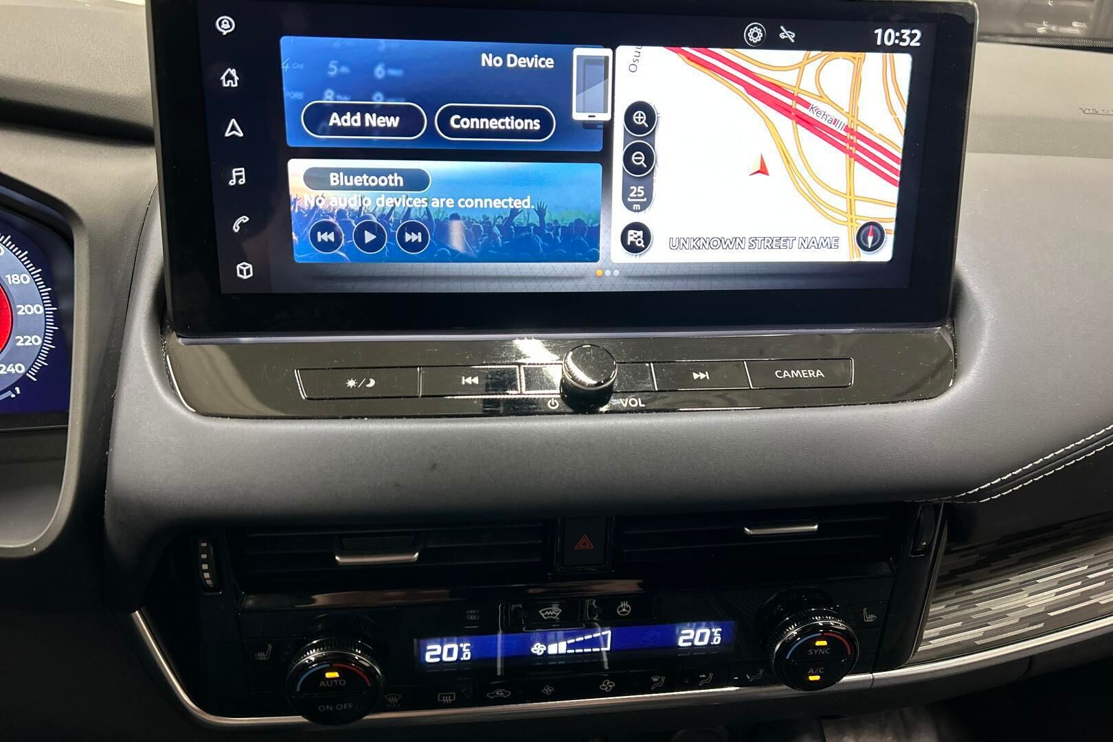 Nissan Qashqai iso kuva 14