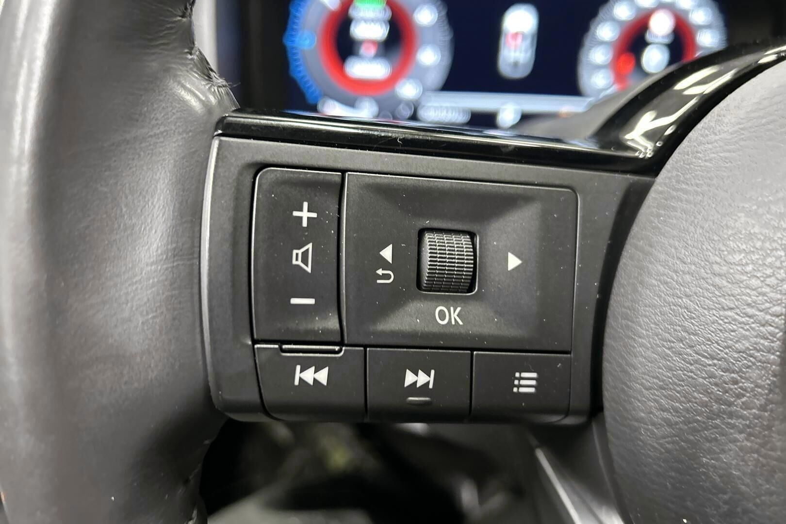 Nissan Qashqai iso kuva 16