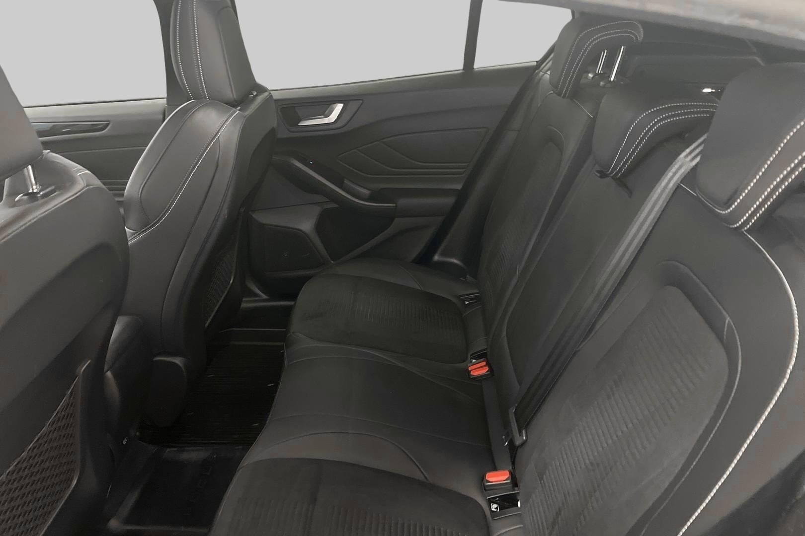 Ford Focus iso kuva 19