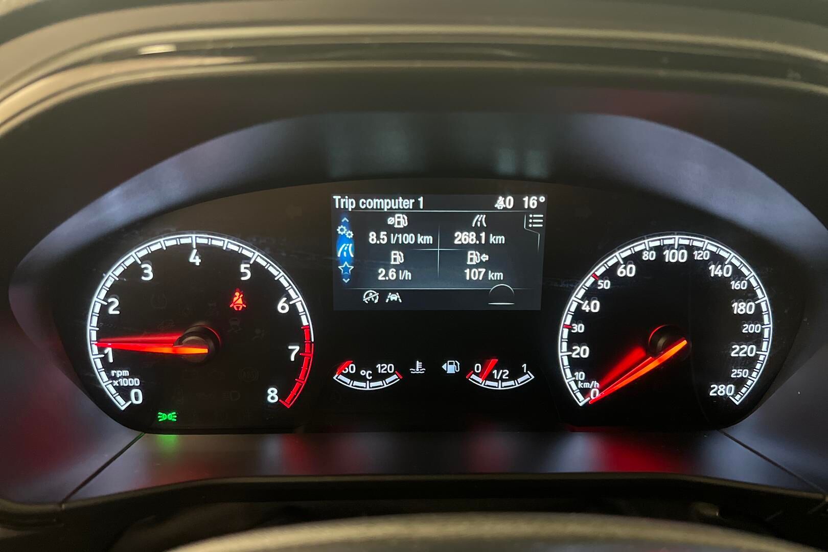 Ford Focus iso kuva 20