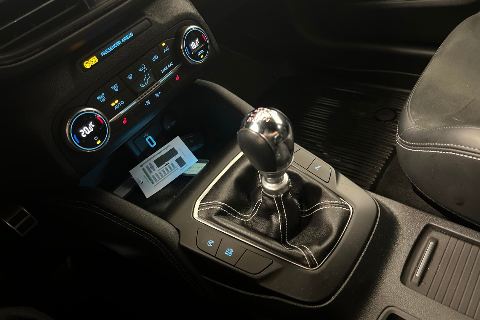 Ford Focus iso kuva 10