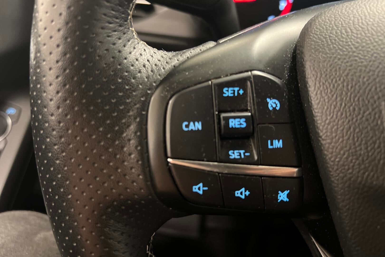 Ford Focus iso kuva 11