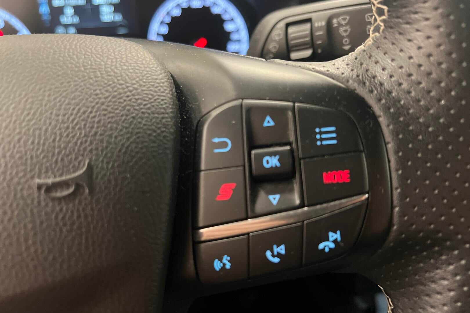 Ford Focus iso kuva 12