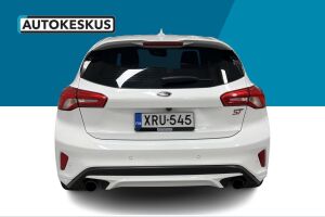 Ford Focus esikatselu 17