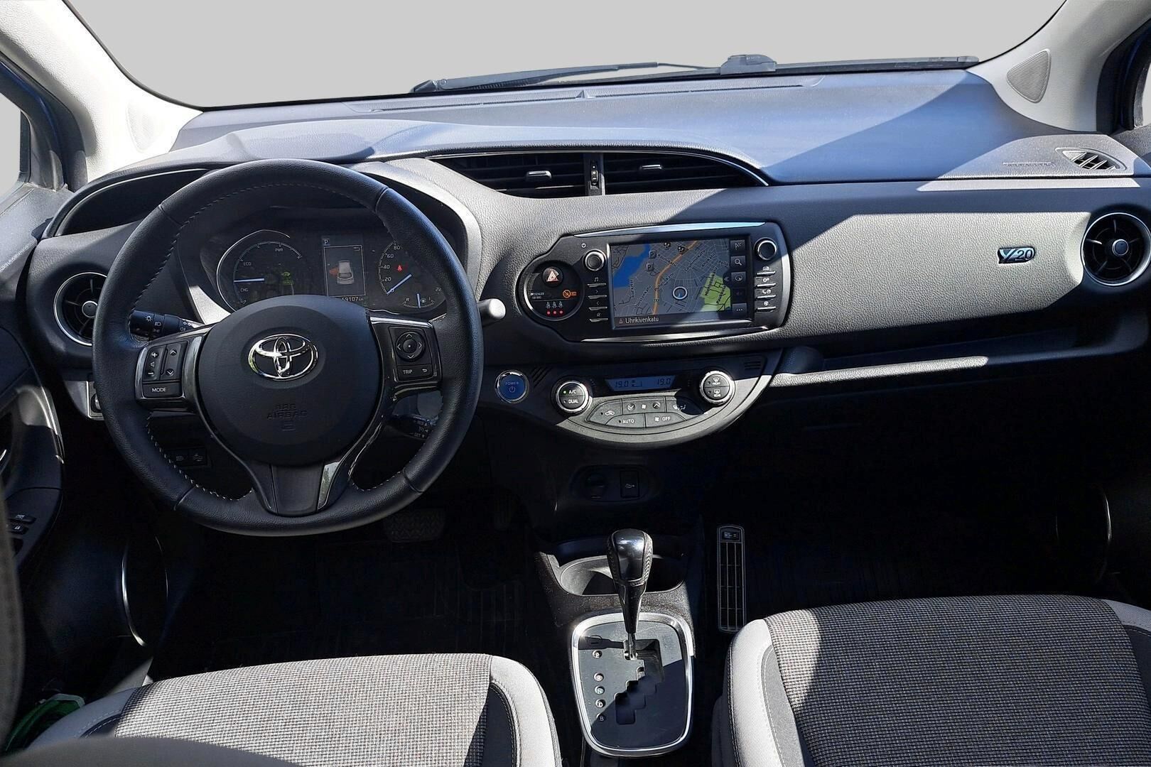 Toyota Yaris iso kuva 1